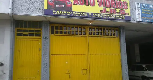 AUTO VIDRIOS JRS LOCAL 2